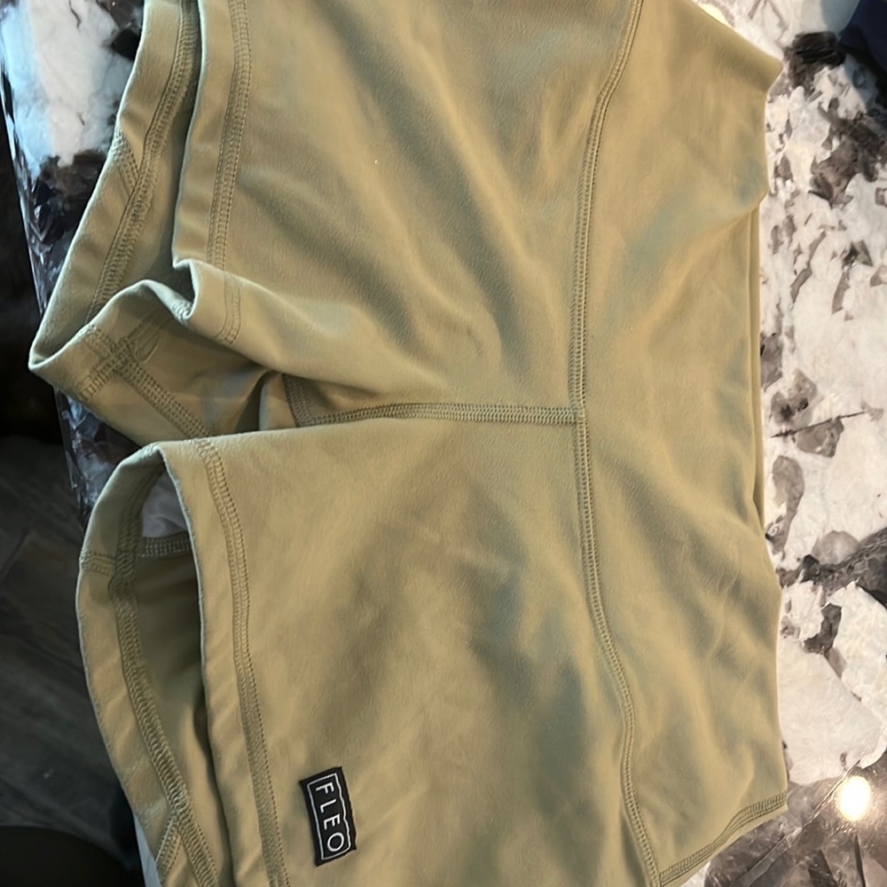 FLEO Apex Short Size M